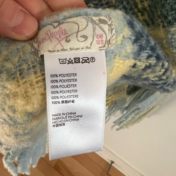 Free People Scarf - Picture 3 of 3
